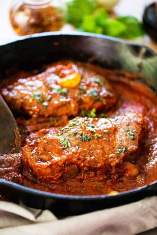Steak in Tomato sauce