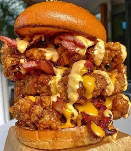 CHIKEN CHEESE BURGER BACON
