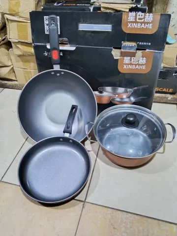 Ensemble de casseroles Casserole à soupe Wok en trois parties Casserole à frire Combinaison Maison Fer Pot Induction Cuisinière à gaz universelle